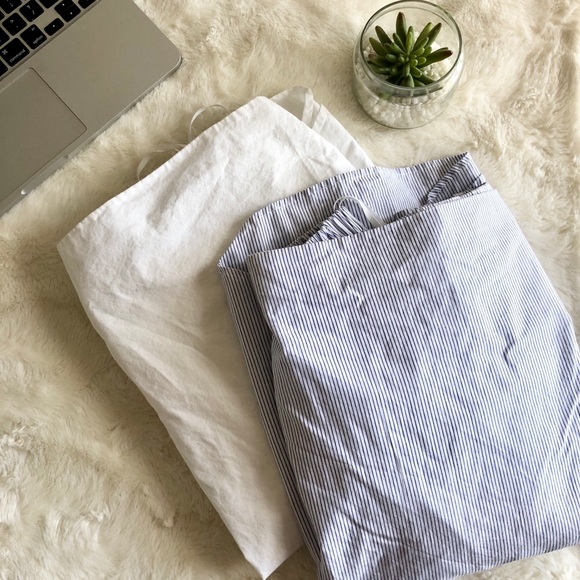 ❌ SOLD 🌟 2/$30 Babaton Malik Blouses - Picture 5 of 9